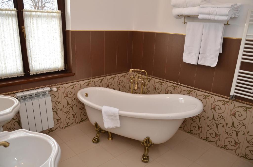 Chateau Royal Hotel Berezivka Pokoj fotografie