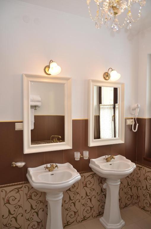 Chateau Royal Hotel Berezivka Pokoj fotografie