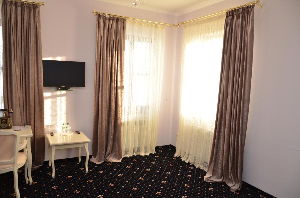 Chateau Royal Hotel Berezivka Pokoj fotografie