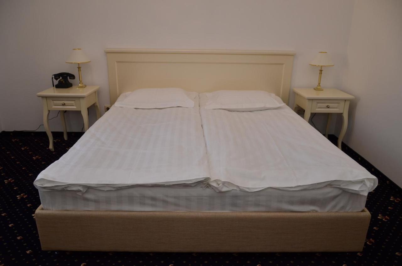 Chateau Royal Hotel Berezivka Pokoj fotografie